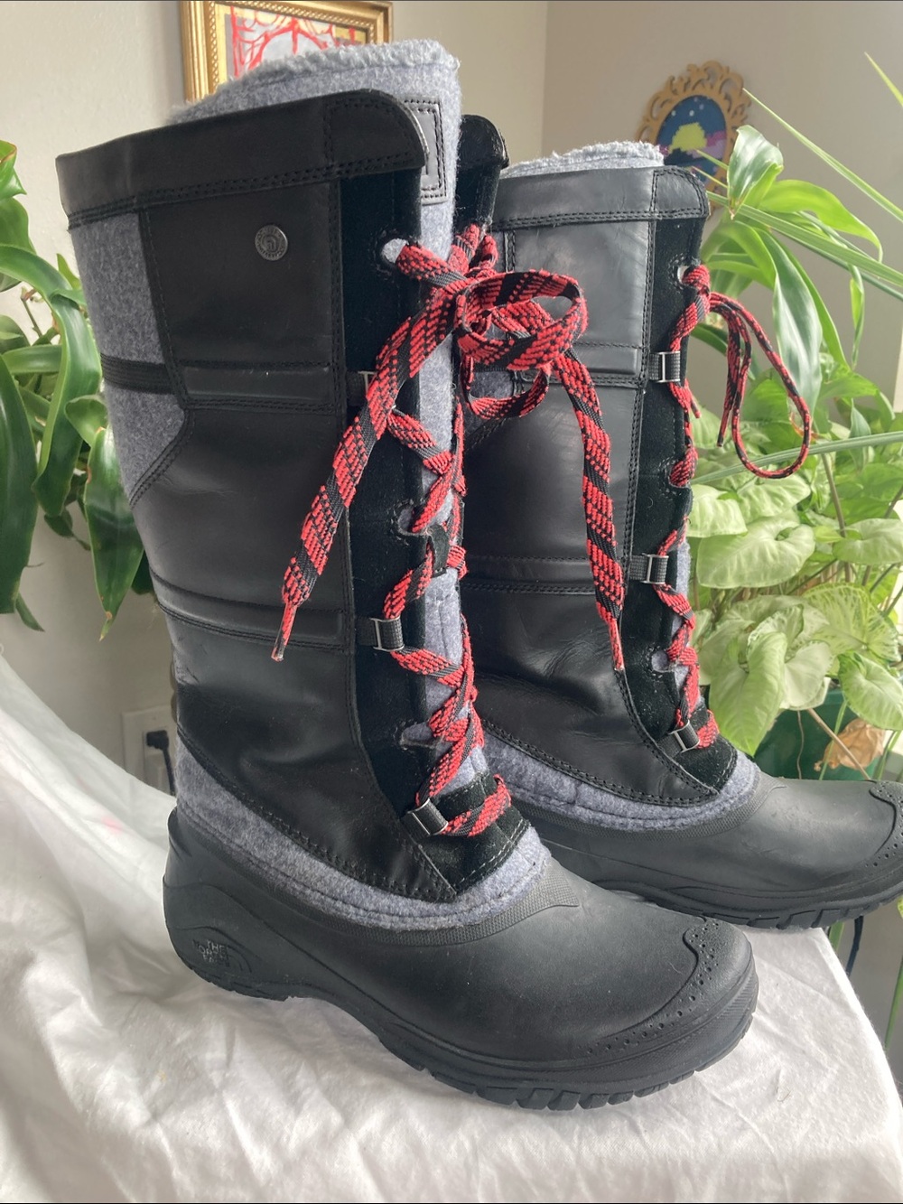 The North Face Shellista IV Tall Black Gray Waterproof Winter Boots 10
